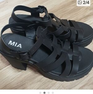 New Condition Mia Tira Black Chunky Block Heel Strappy Platform 8